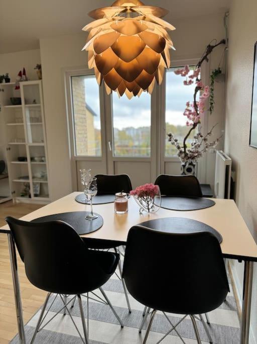 Stor Og Lys Lejlighed I Hjertet Af Holstebro Eksteriør billede